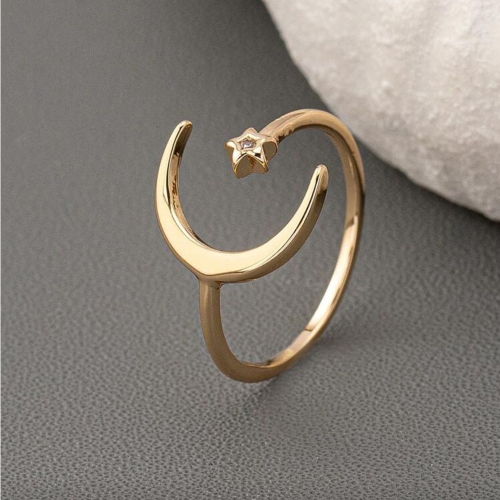 Gold moon ring - Picture 2 of 2